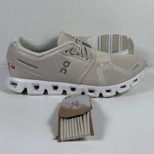 On Cloud 5 - Pearl / White - Women’s Running Shoes Size 10 Medium